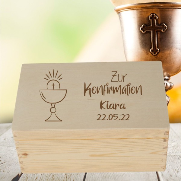 Erinnerungskiste zur Konfirmation mit Namensgravur Kelch