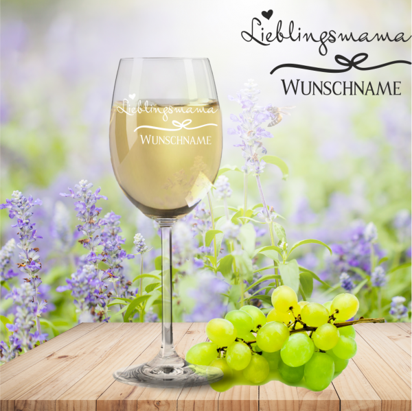 Weißweinglas von Leonardo Lieblingsmama mit Namensgravur